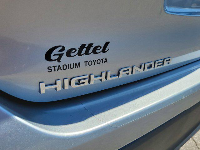 used 2023 Toyota Highlander car, priced at $33,000