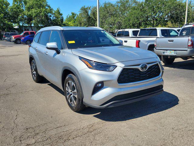 used 2023 Toyota Highlander car, priced at $33,000