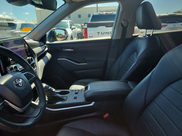 used 2023 Toyota Highlander car, priced at $33,000