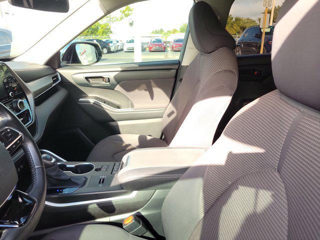 used 2020 Toyota Highlander car, priced at $26,640