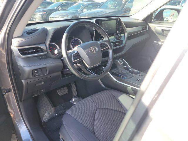 used 2020 Toyota Highlander car, priced at $26,640