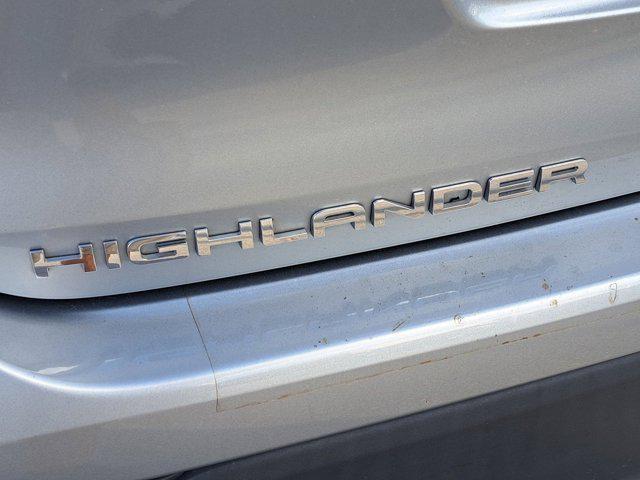 used 2021 Toyota Highlander car, priced at $31,000