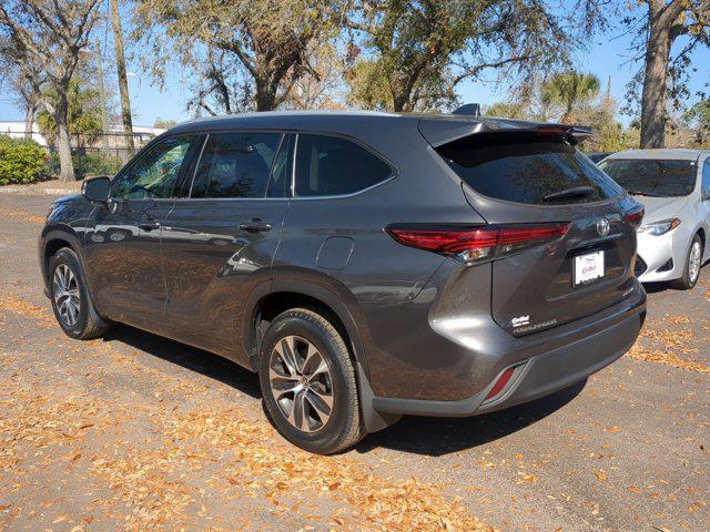 used 2022 Toyota Highlander car, priced at $31,966