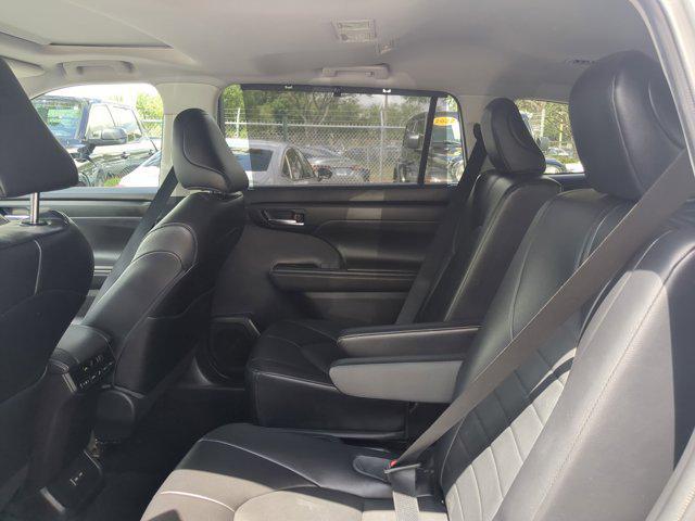 used 2022 Toyota Highlander car, priced at $32,602