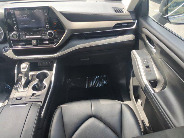 used 2022 Toyota Highlander car, priced at $32,602