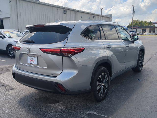 used 2022 Toyota Highlander car, priced at $32,602