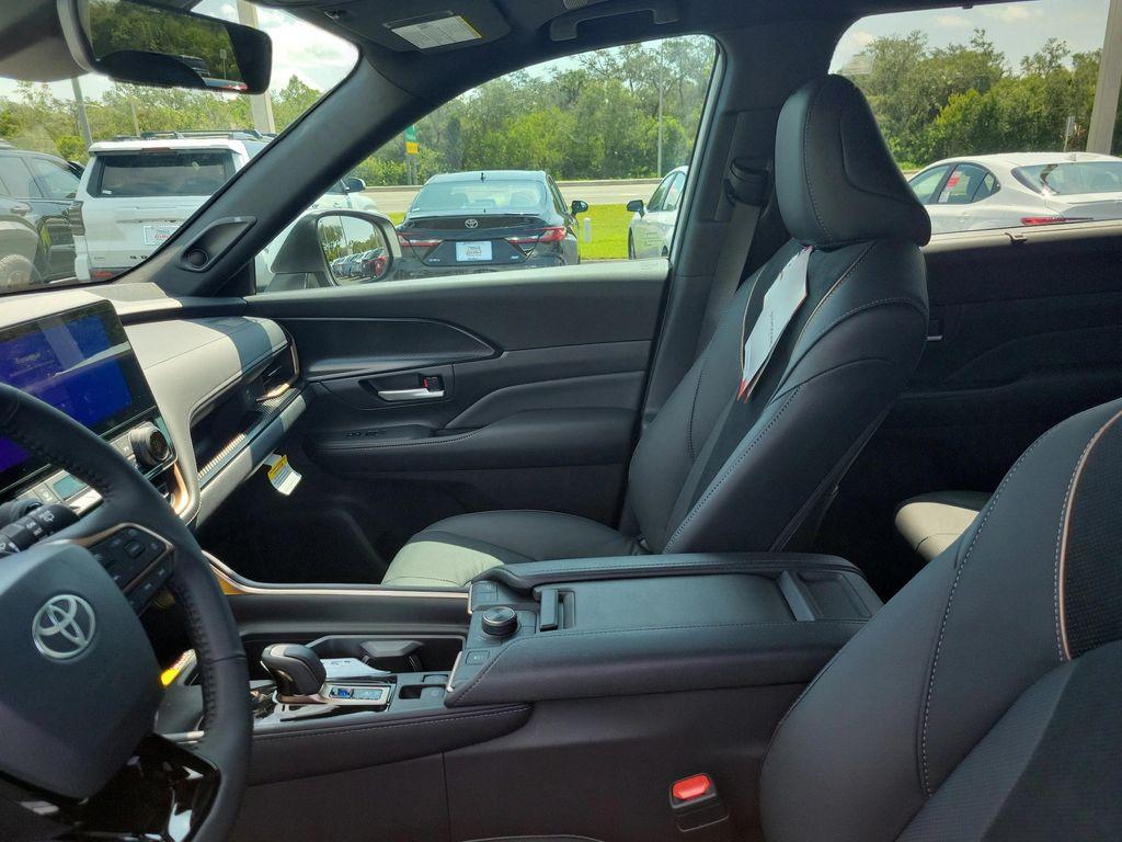 new 2025 Toyota Grand Highlander Hybrid car, priced at $62,910