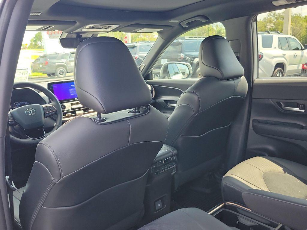 new 2025 Toyota Grand Highlander Hybrid car, priced at $62,910