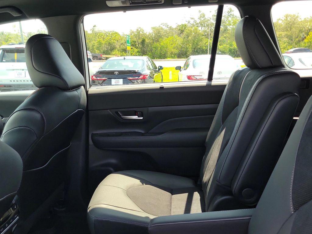 new 2025 Toyota Grand Highlander Hybrid car, priced at $62,910