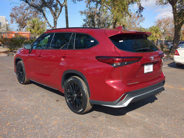 used 2023 Toyota Highlander car, priced at $38,269