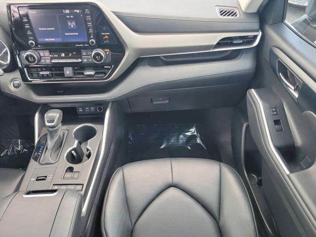 used 2022 Toyota Highlander car, priced at $32,613
