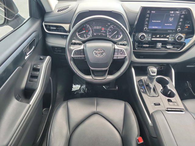 used 2022 Toyota Highlander car, priced at $32,613