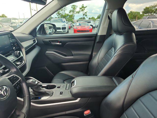 used 2022 Toyota Highlander car, priced at $32,613