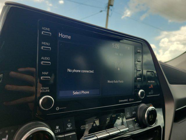 used 2022 Toyota Highlander car, priced at $32,613