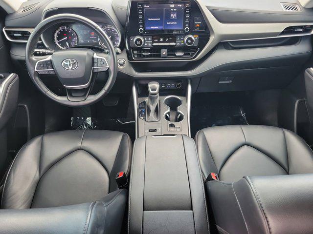 used 2022 Toyota Highlander car, priced at $32,613