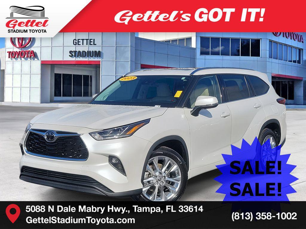 used 2023 Toyota Highlander car, priced at $34,789