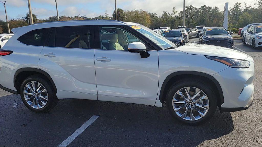 used 2023 Toyota Highlander car, priced at $36,133