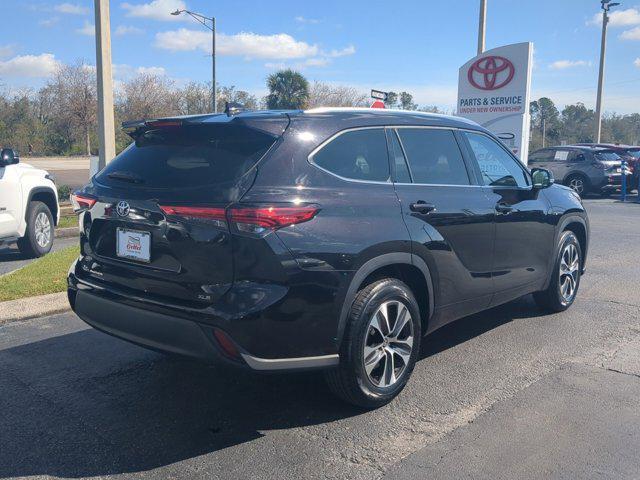 used 2021 Toyota Highlander car, priced at $28,711