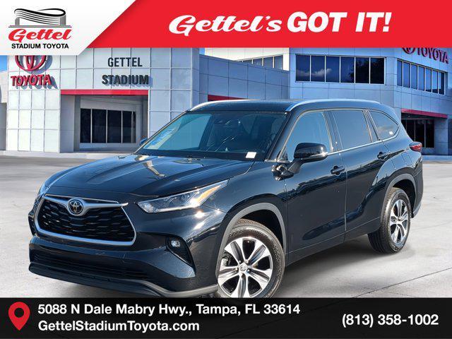 used 2021 Toyota Highlander car, priced at $33,025
