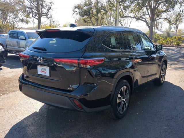 used 2022 Toyota Highlander car, priced at $31,252