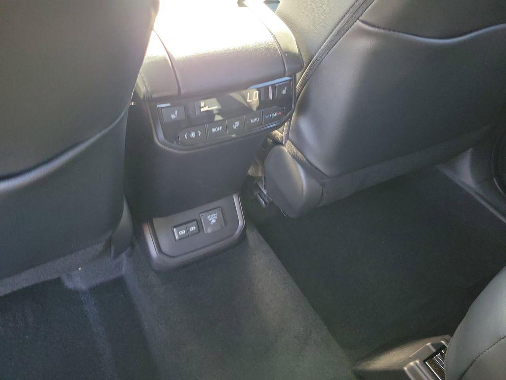 new 2025 Toyota Highlander Hybrid car, priced at $55,948