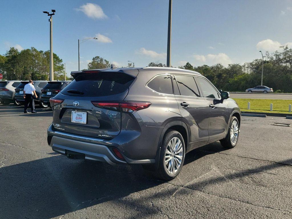 new 2025 Toyota Highlander Hybrid car, priced at $55,948