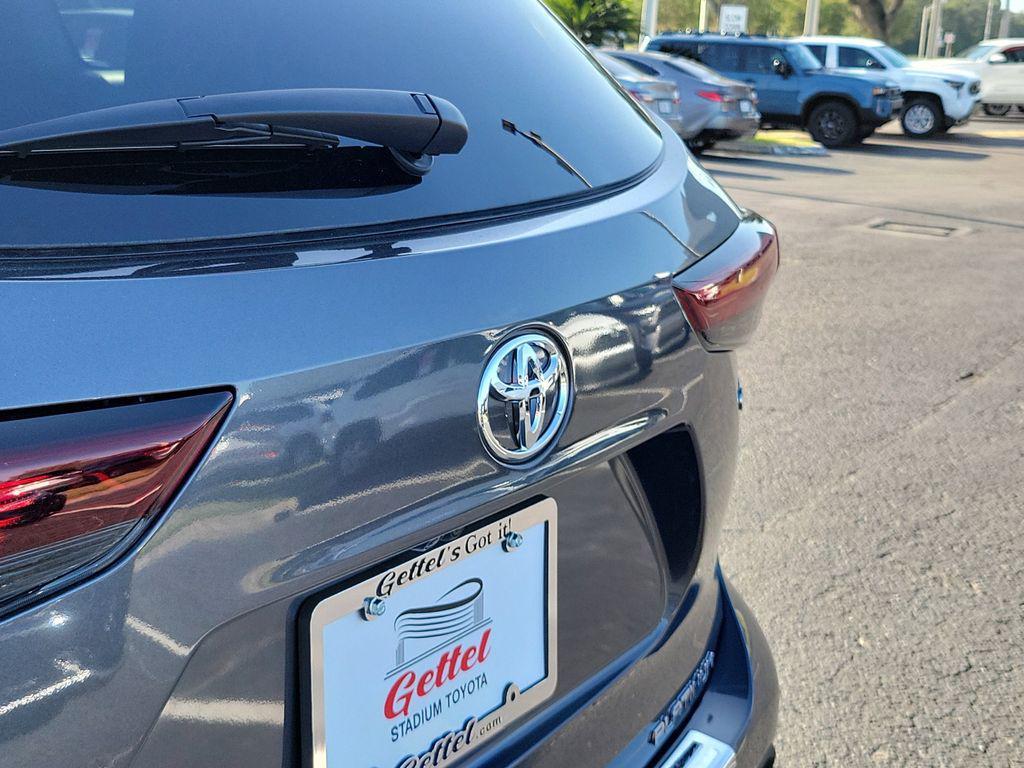 new 2025 Toyota Highlander Hybrid car, priced at $55,948