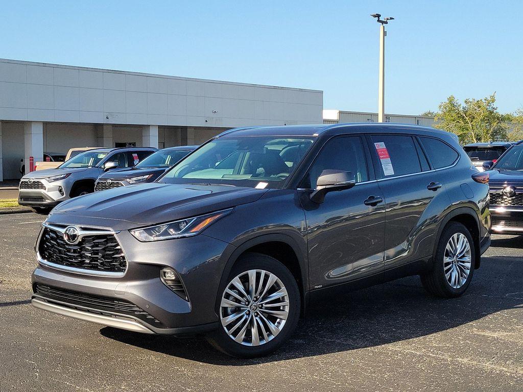 new 2025 Toyota Highlander Hybrid car, priced at $55,948