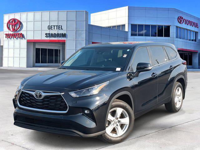 used 2024 Toyota Highlander car, priced at $37,500