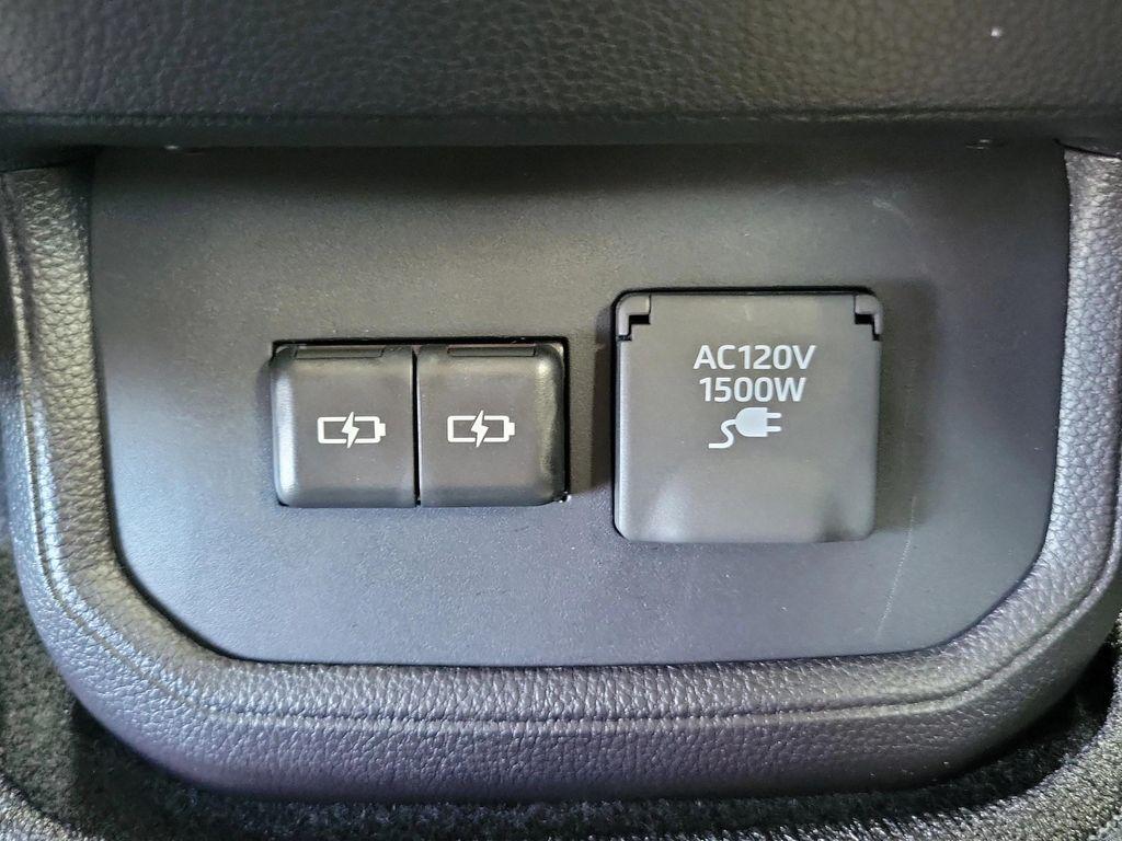 new 2025 Toyota Highlander Hybrid car, priced at $56,663