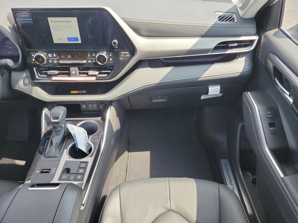 new 2025 Toyota Highlander Hybrid car, priced at $56,663