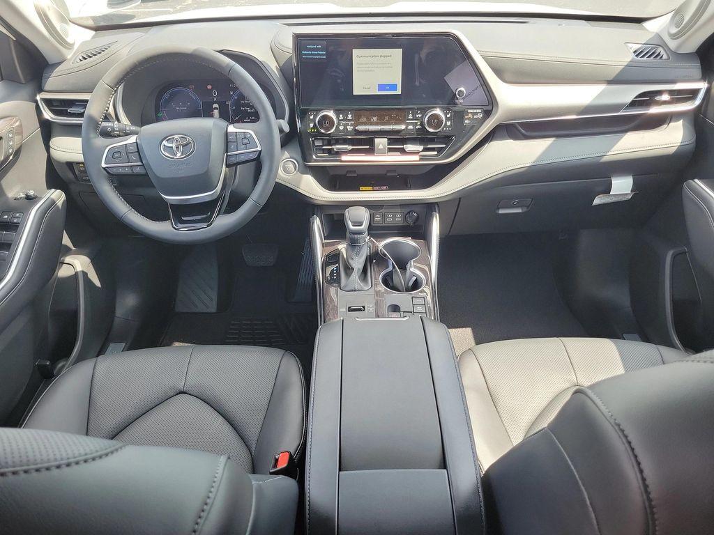 new 2025 Toyota Highlander Hybrid car, priced at $56,663