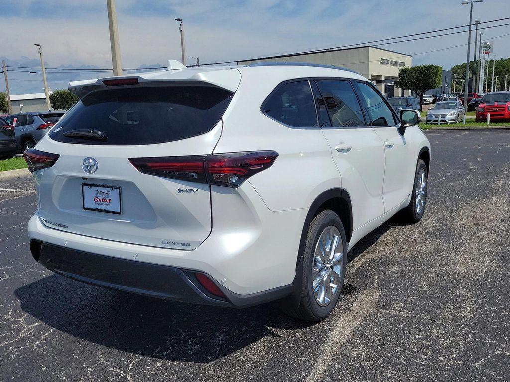 new 2025 Toyota Highlander Hybrid car, priced at $56,663