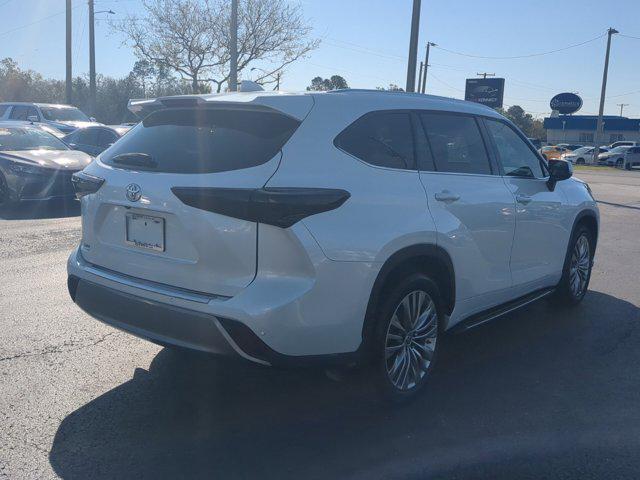 used 2022 Toyota Highlander car, priced at $38,995