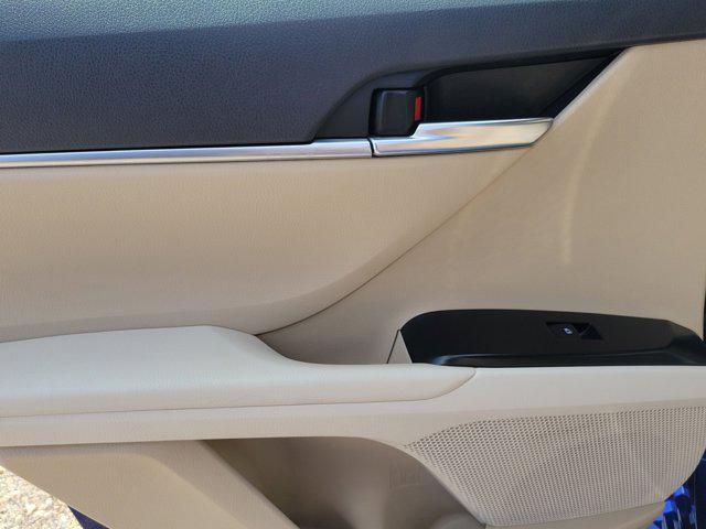 used 2018 Toyota Camry Hybrid car, priced at $17,638