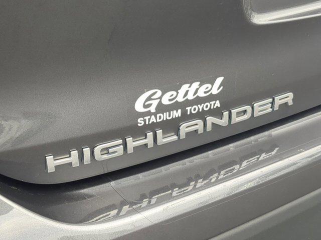 used 2023 Toyota Highlander car, priced at $32,472