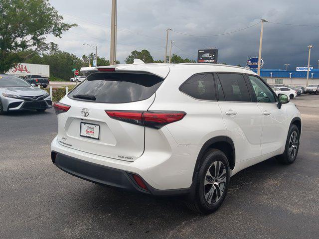 used 2022 Toyota Highlander car, priced at $31,900