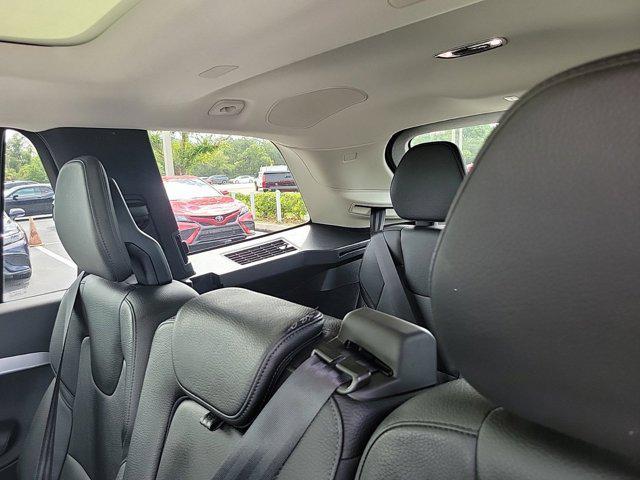 used 2018 Volvo XC90 car, priced at $21,995