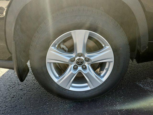 used 2021 Toyota Highlander car, priced at $22,500