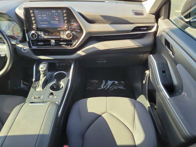used 2021 Toyota Highlander car, priced at $22,500