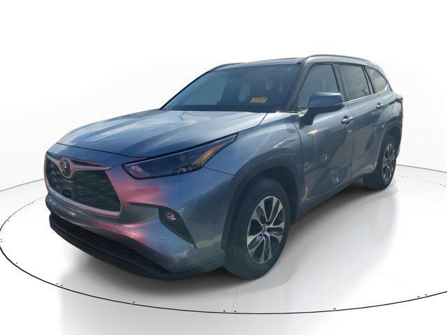 used 2022 Toyota Highlander car, priced at $35,587