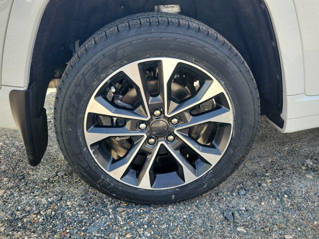 used 2023 Jeep Grand Cherokee car, priced at $43,264