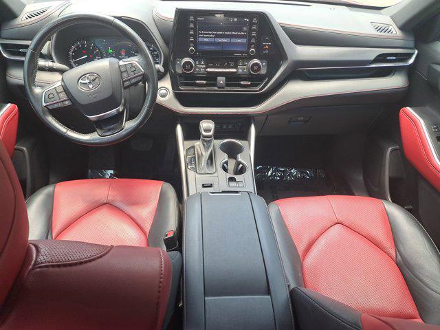 used 2021 Toyota Highlander car, priced at $28,999