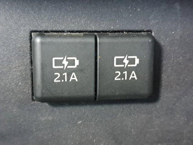 used 2021 Toyota Highlander car, priced at $28,999