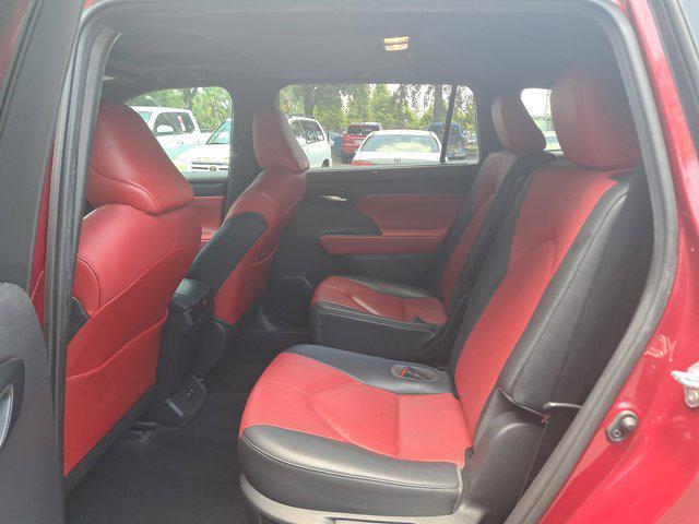 used 2021 Toyota Highlander car, priced at $28,999