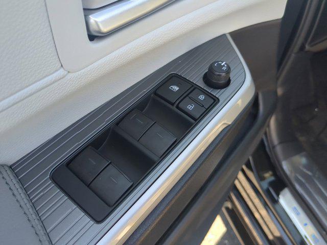 new 2025 Toyota Sienna car
