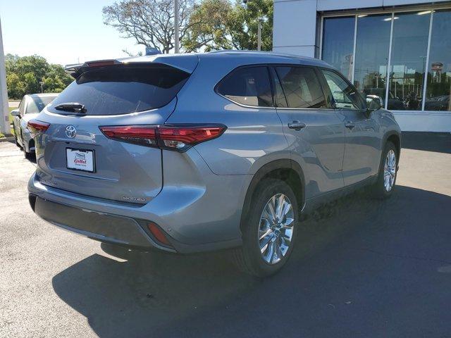 new 2023 Toyota Highlander car