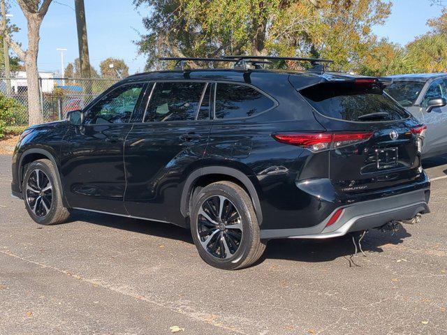 used 2022 Toyota Highlander car, priced at $35,584