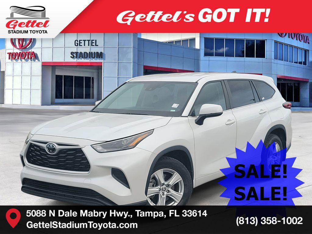 used 2023 Toyota Highlander car, priced at $24,900