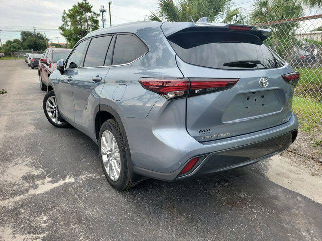 used 2024 Toyota Highlander car, priced at $41,469